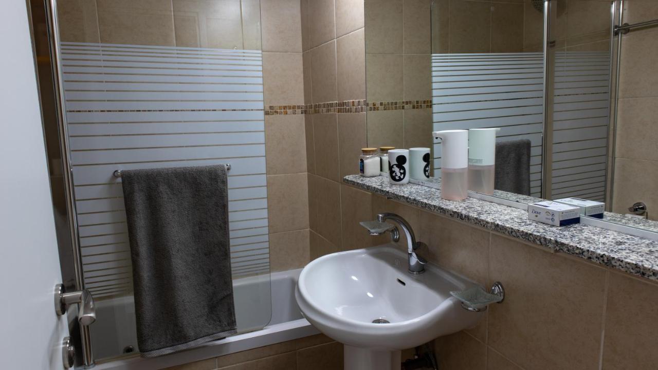 Grey House Appartamento Eilat Esterno foto
