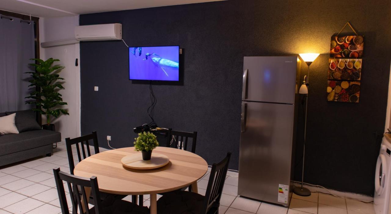 Grey House Appartamento Eilat Esterno foto