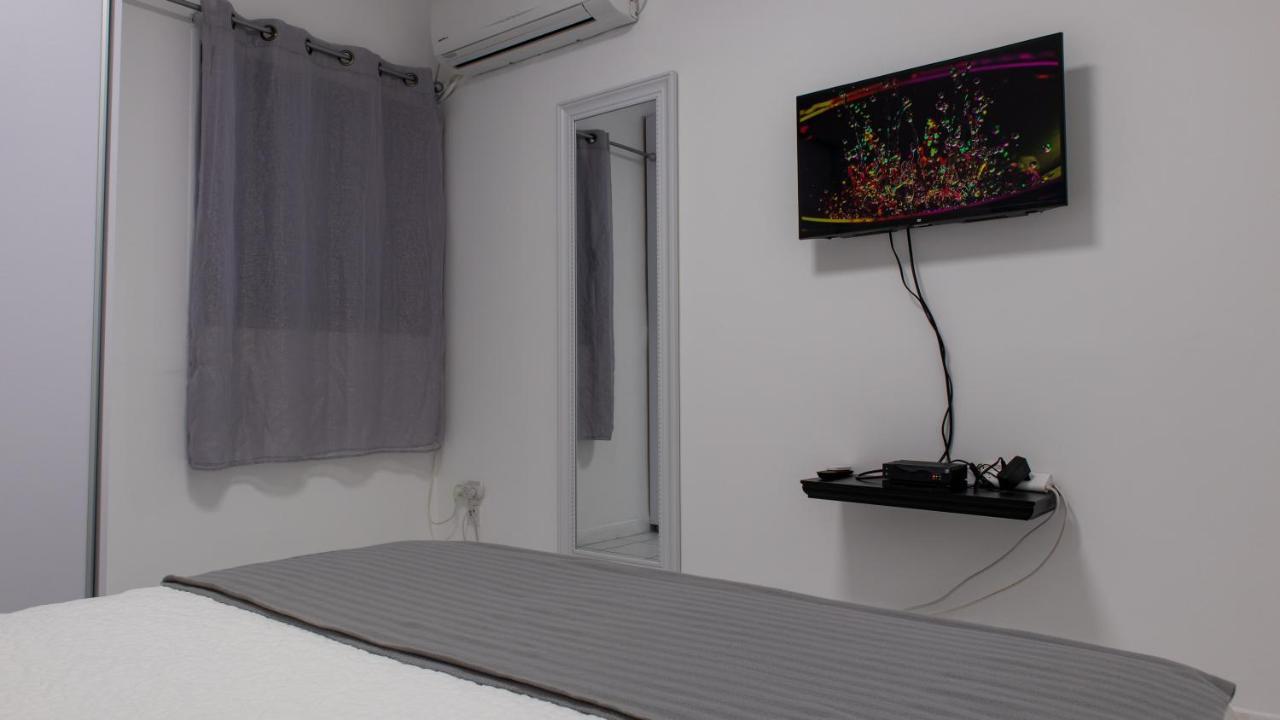 Grey House Appartamento Eilat Esterno foto