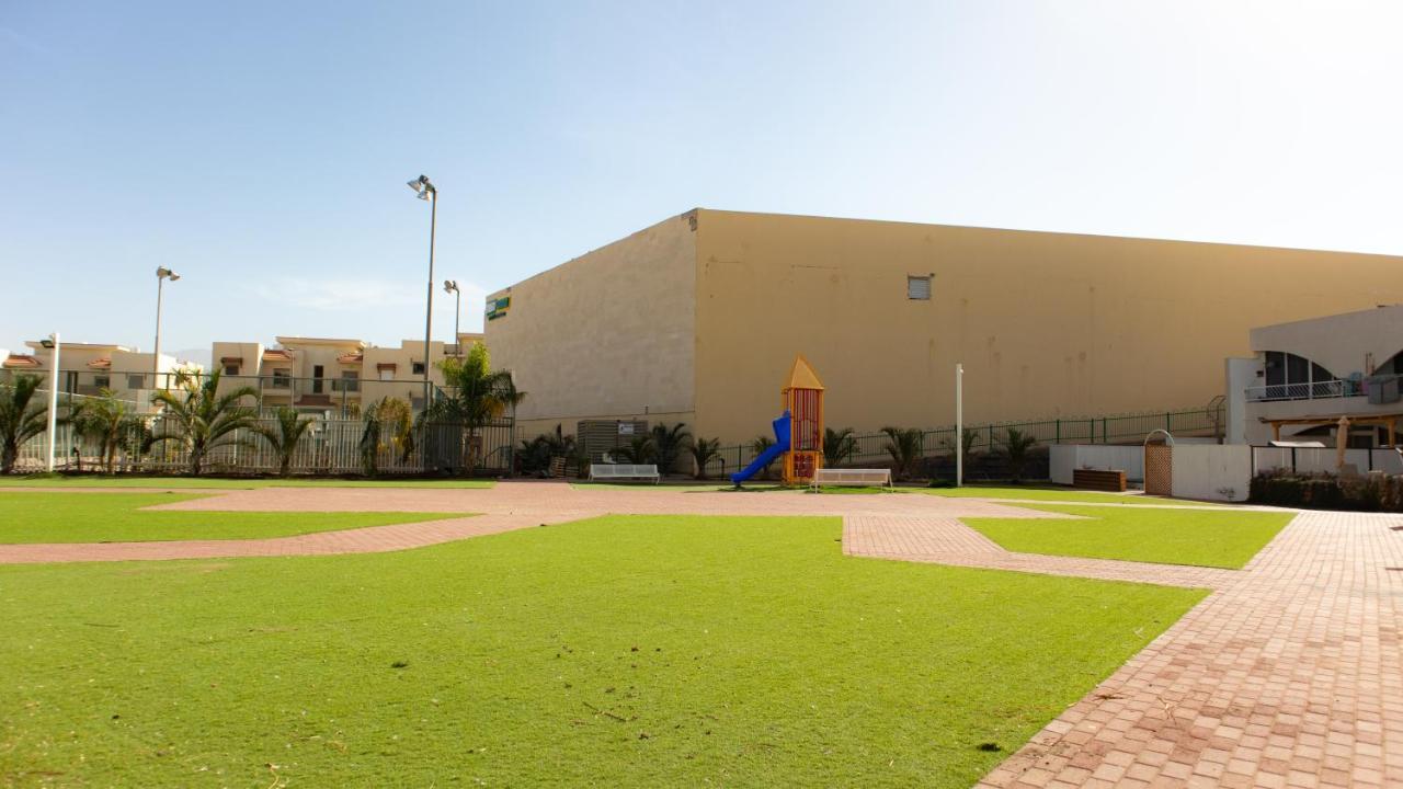 Grey House Appartamento Eilat Esterno foto