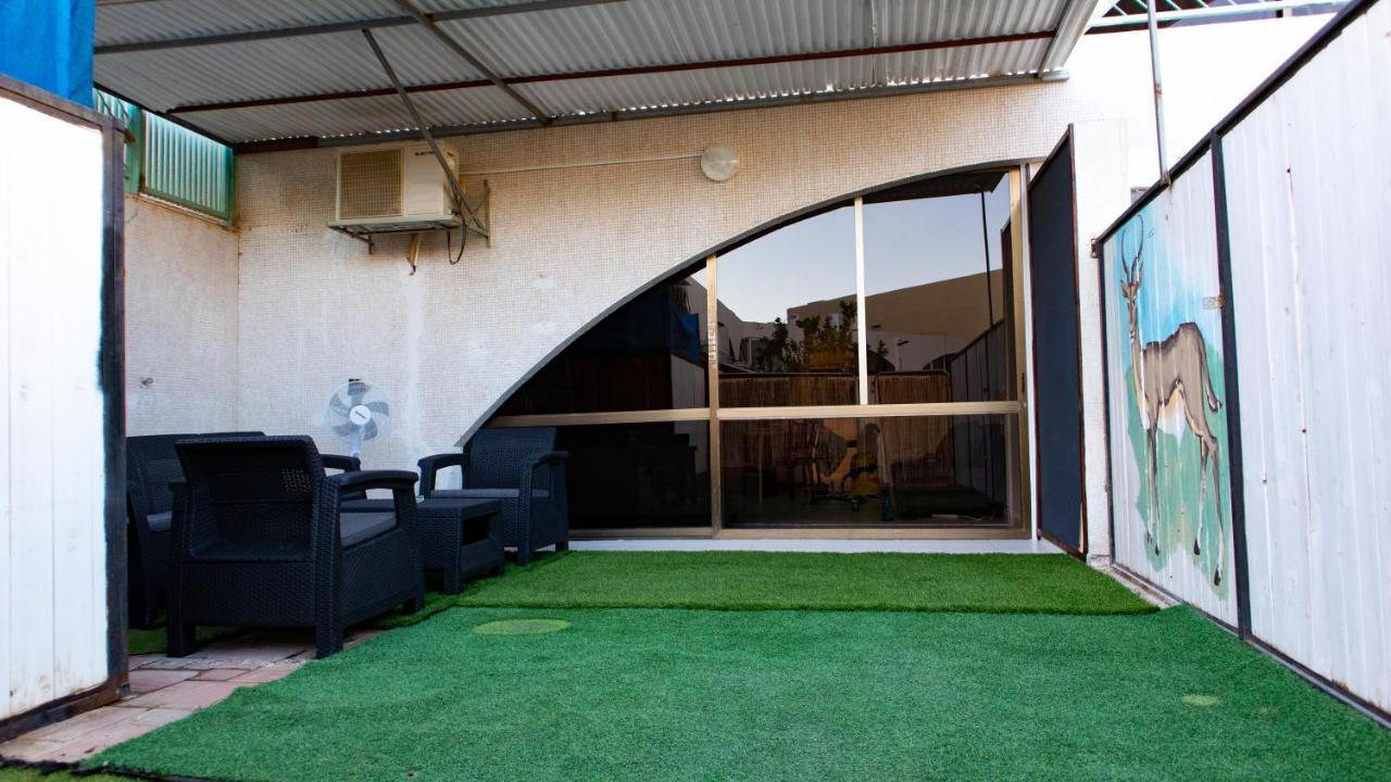 Grey House Appartamento Eilat Esterno foto