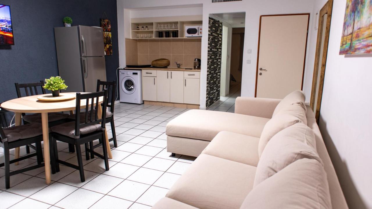 Grey House Appartamento Eilat Esterno foto