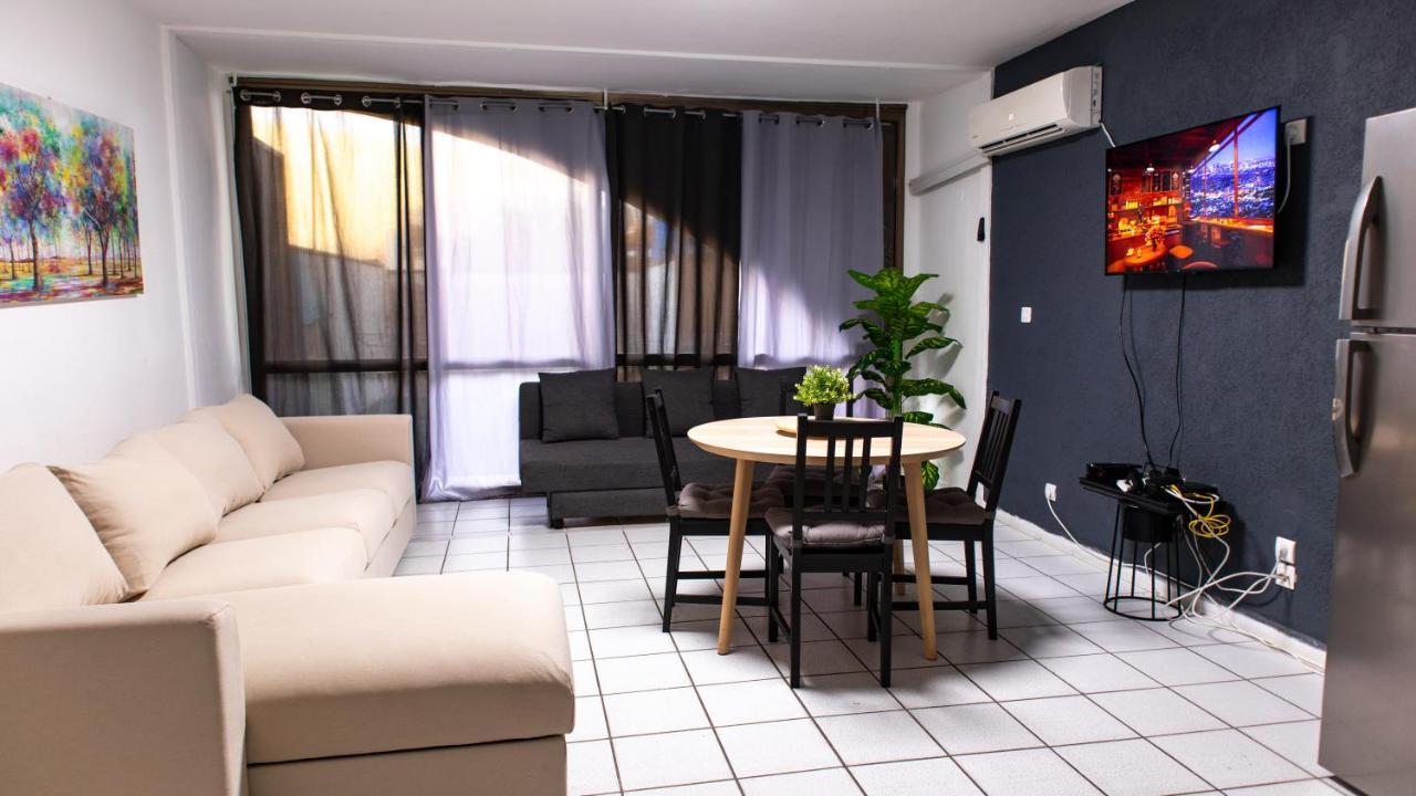 Grey House Appartamento Eilat Esterno foto